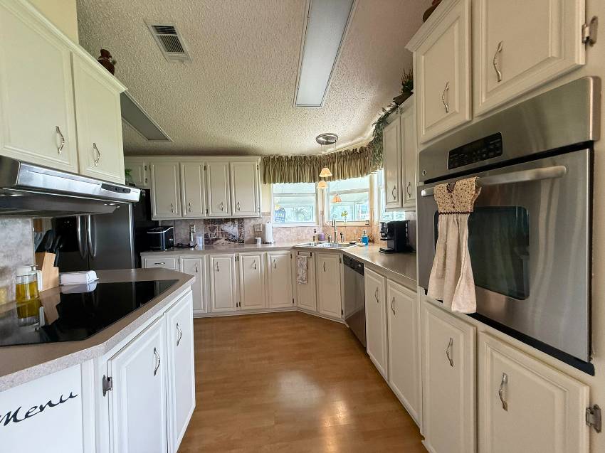 8111 Buena Vista Drive a Ellenton, FL Mobile or Manufactured Home for Sale